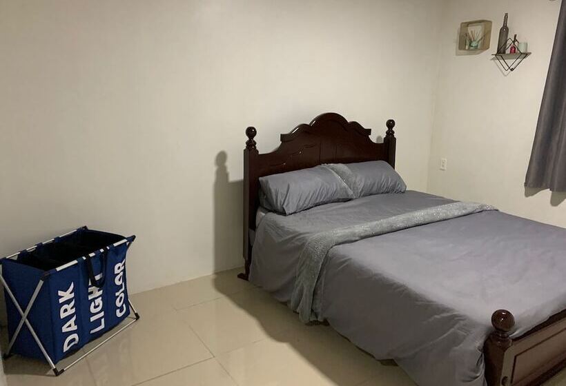 Charming 1 Bed House In Georgetown