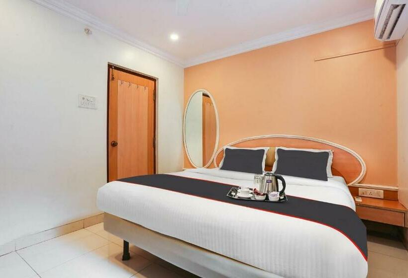 Collection O 61246 Hotel De Meridian Near Versova Beach