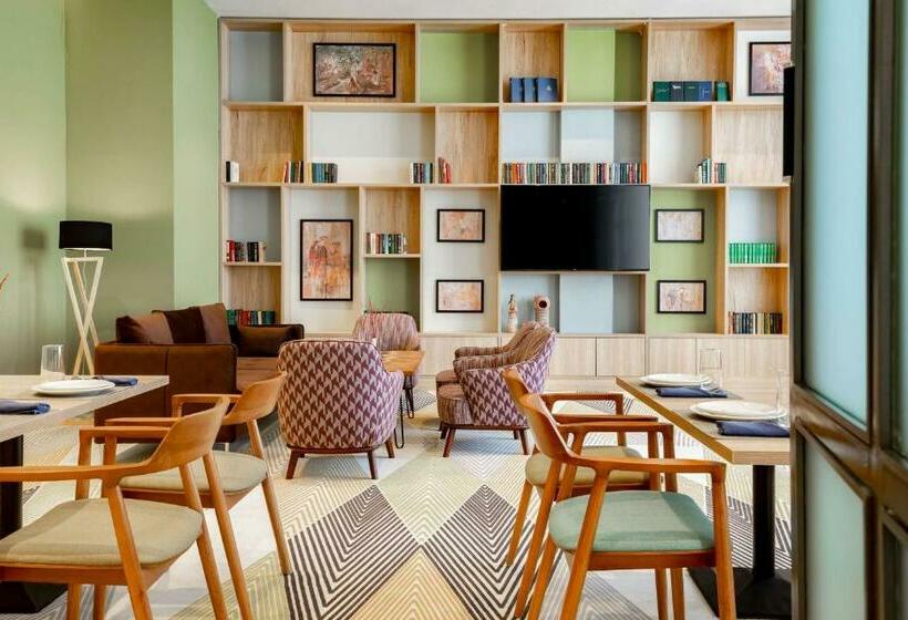 בית מלון כפרי Hilton Garden Inn Samarkand