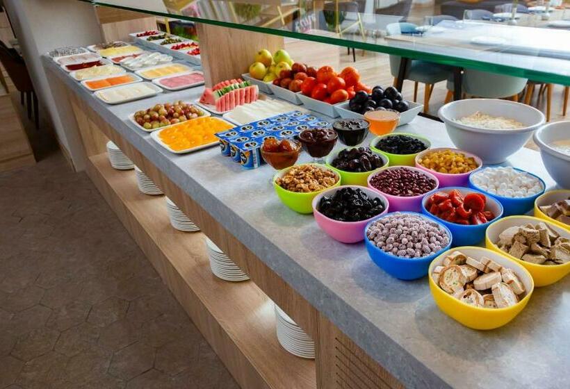 هتل Hilton Garden Inn Samarkand