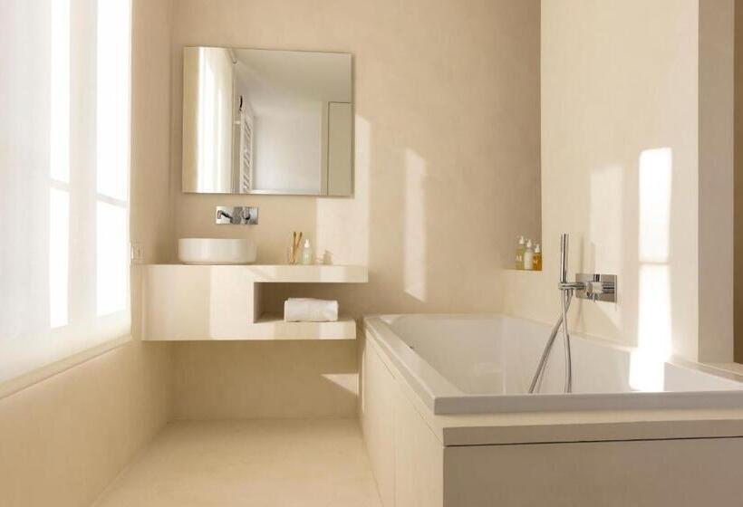 ホテル ô Plum Art Chambres De Caractère