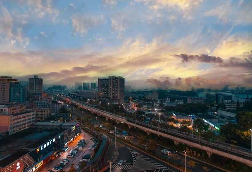 בית מלון כפרי Shenzhen World Exhibition&convention Center Bao An Airport Esther