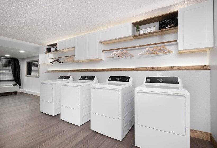 فندق The Westerner   Extended Stay