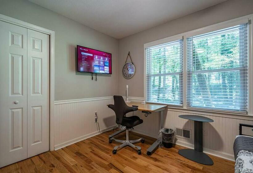 King Bd Nature Haven Dwntwn Alpharetta! Dogs Kids