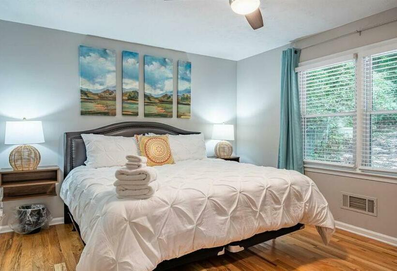 King Bd Nature Haven Dwntwn Alpharetta! Dogs Kids