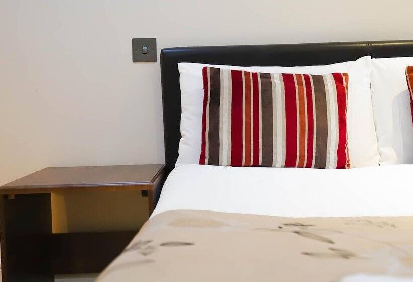 Lovely 2 Bed Apartment In London