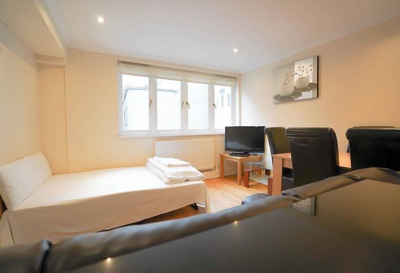 Lovely 2 Bed Apartment In London