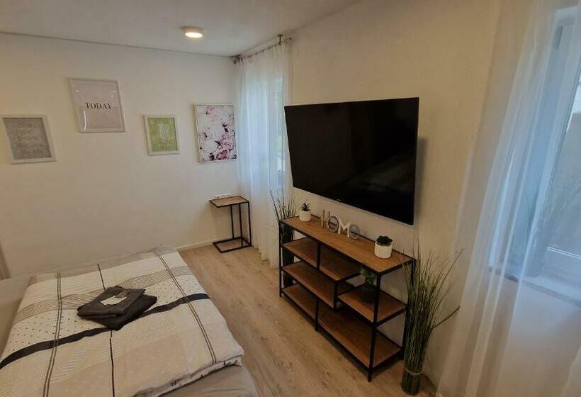 Пансион Appartment Ferienwohnung Mit Küche, Bad, Kostenlos Wlan, Modern Eingerichtet