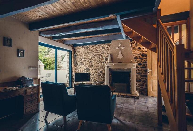 펜션 Domaine De La Ville Suzanne   Chambres D Hôtes, Roulottes Et Cabanes