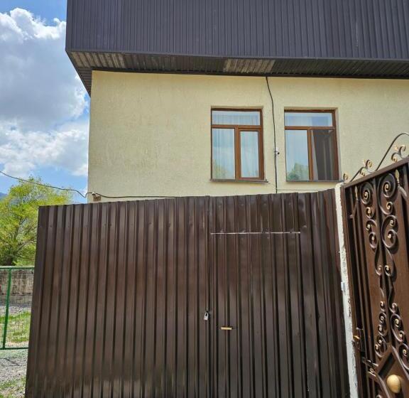 پانسیون Guest House Tenir Too