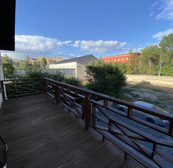 پانسیون Guest House Tenir Too