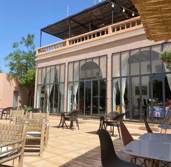 پانسیون The Bird