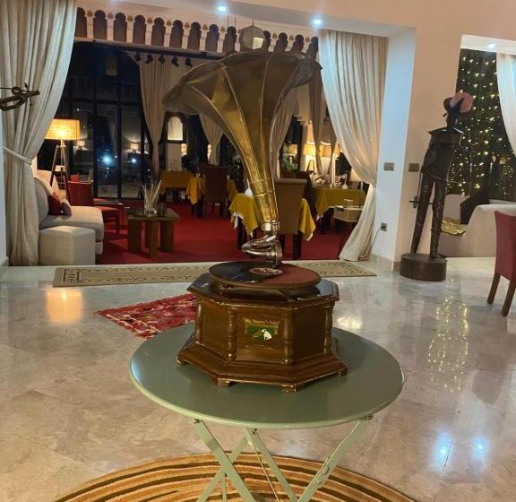 پانسیون The Bird