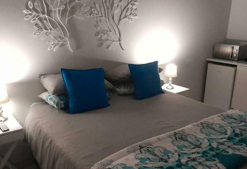 ペンション The Cradle S Rest Guest House