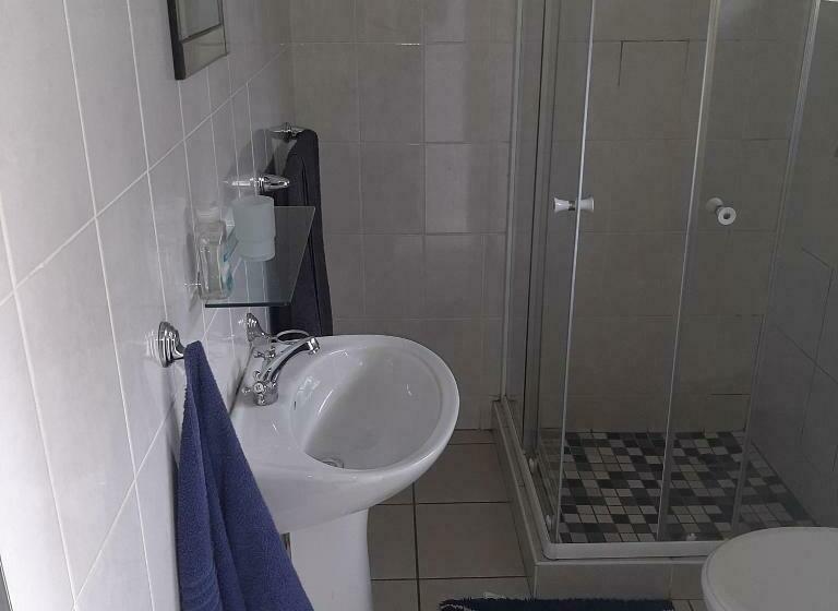 ペンション The Cradle S Rest Guest House