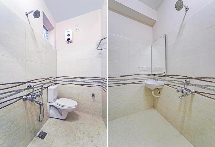 Super Townhouse 1096 Hotel Redfox Nungambakkam Near Apollo & Shankar Nethralaya Hospital