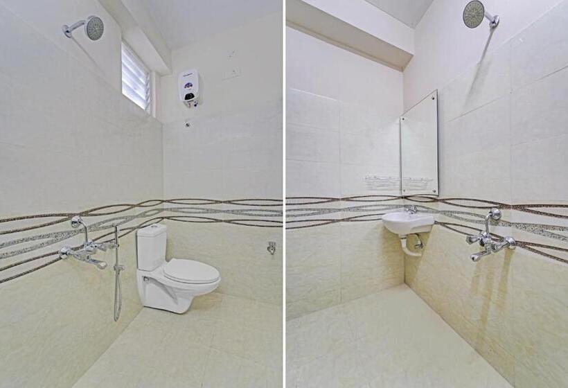 Super Townhouse 1096 Hotel Redfox Nungambakkam Near Apollo & Shankar Nethralaya Hospital