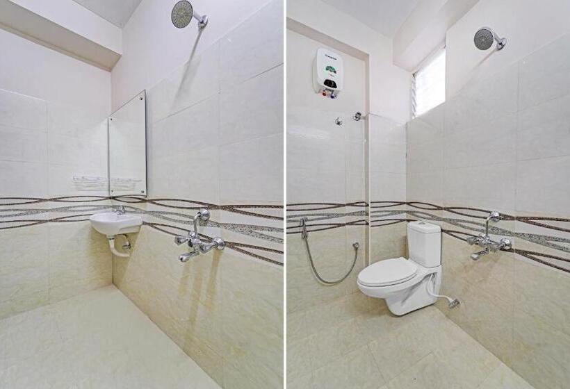 Super Townhouse 1096 Hotel Redfox Nungambakkam Near Apollo & Shankar Nethralaya Hospital