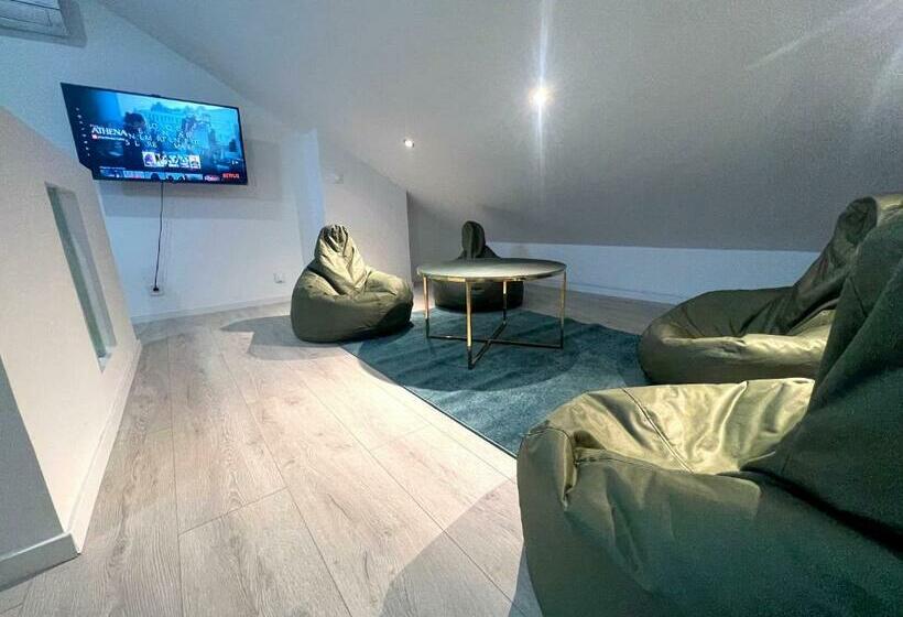 Capstay La Rhonelle   Netflix   2 Chambres   Cuisine