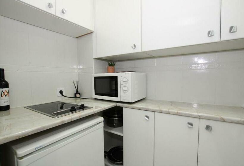 Encantador Estudio Con Piscina