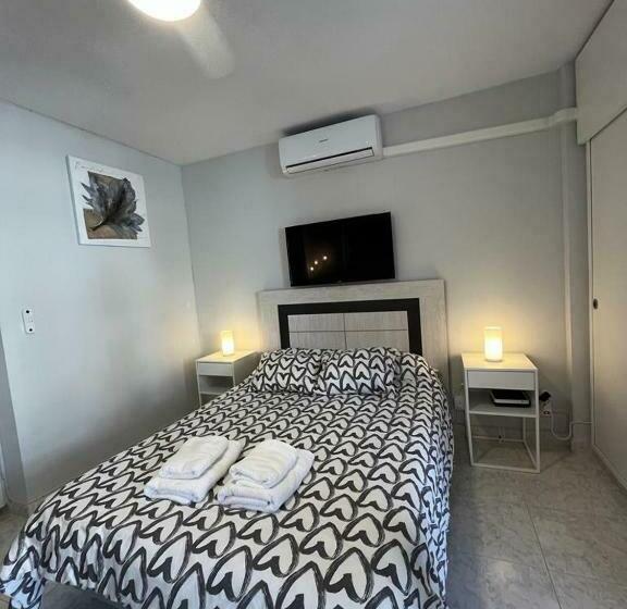 Encantador Estudio Con Piscina