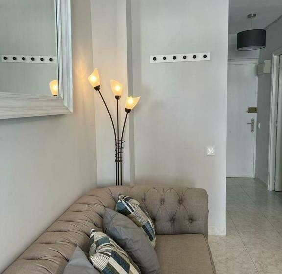 Encantador Estudio Con Piscina