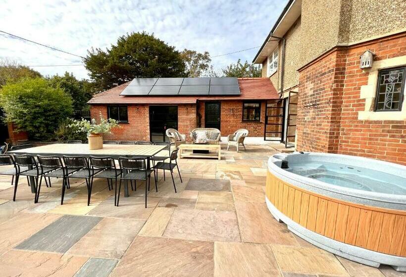 Highview House Norfolk Coast   Seaviews, Beach, Hot Tub