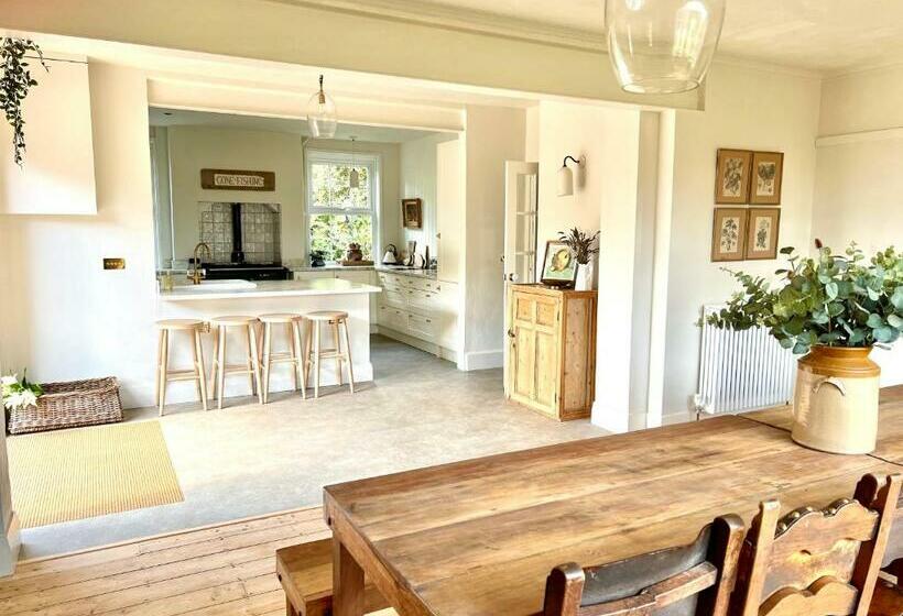 Highview House Norfolk Coast   Seaviews, Beach, Hot Tub