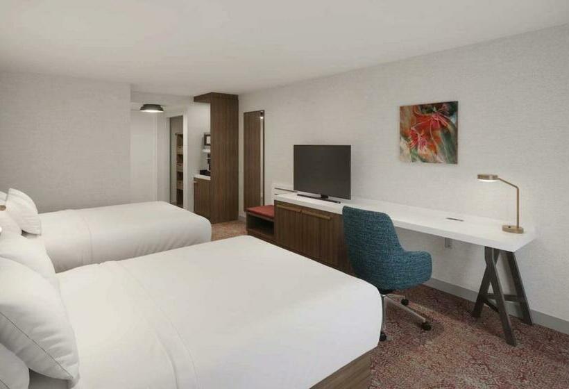 فندق Inn At Tewksbury