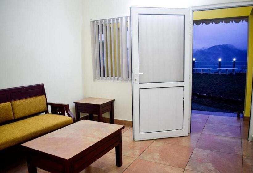 Отель Misty Hill Resort