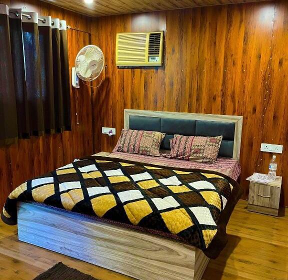 בית מלון כפרי O Royal Tree Cafe And Resort