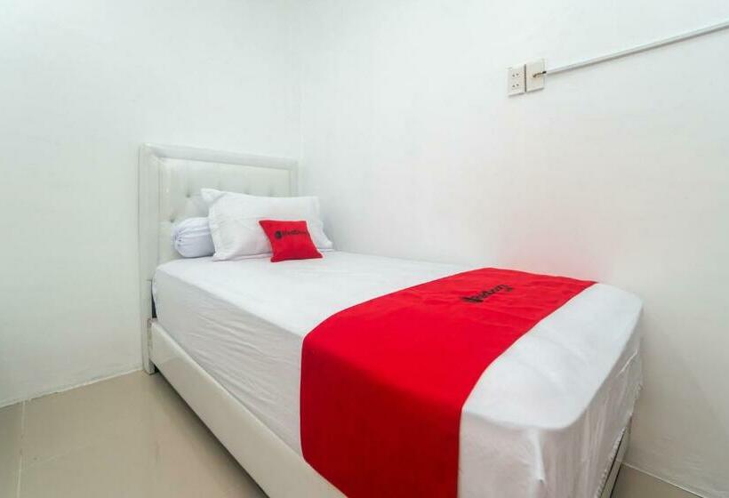 ホテル Reddoorz Syariah Near Pelabuhan Ulee Lheue Banda Aceh