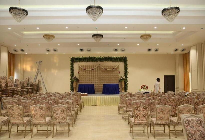 호텔 Skanda Palace