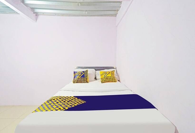 ホテル Spot On 91557 Biring Residence