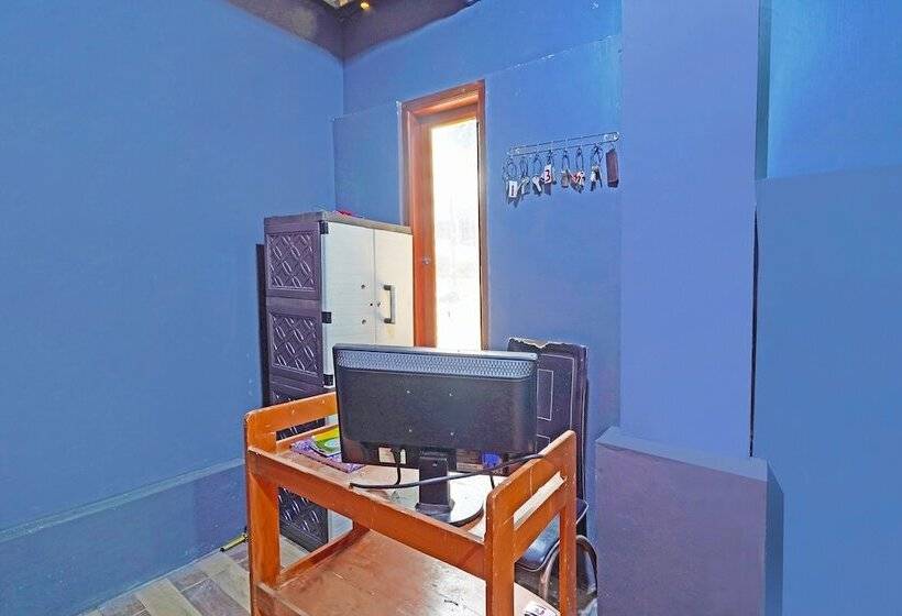 ホテル Spot On 91557 Biring Residence