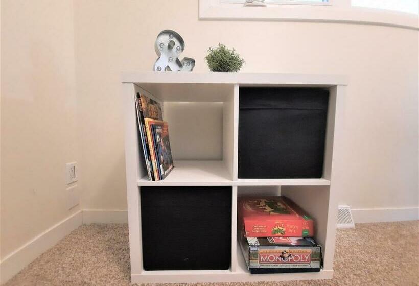 Luxury Home By North Glenmore Park