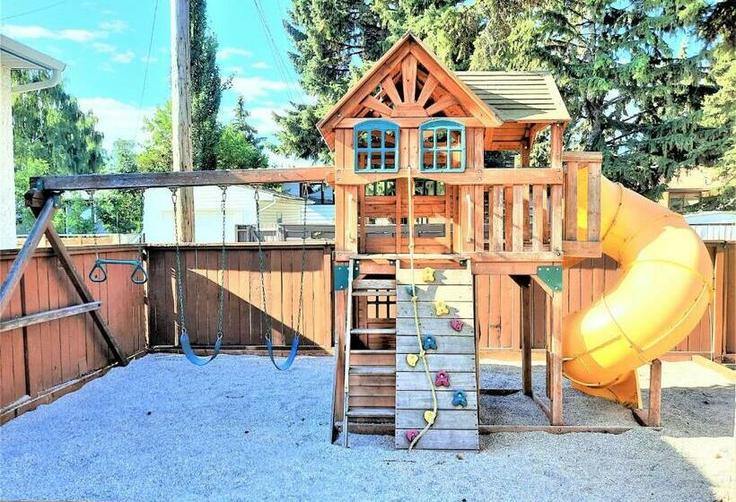 Luxury Home By North Glenmore Park