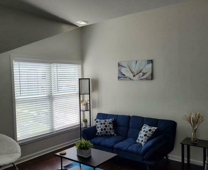 1 Bdr 5 Minutes To Downtown