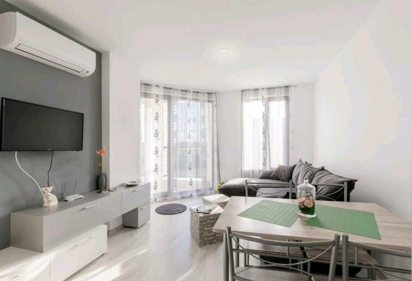 Moderna Apartment