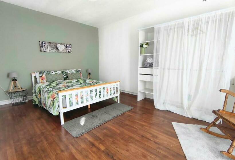 Number 22   Le Dorat   Apartment One With Garden & Free Parking