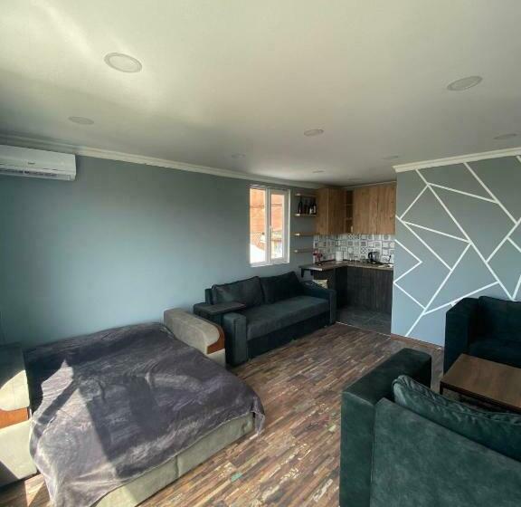 پانسیون Adorable Flat In Tbilisi , Chughureti District With Amazing View Of City