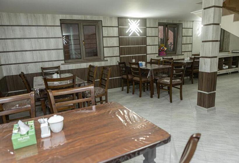 ペンション Ahmad Guest House