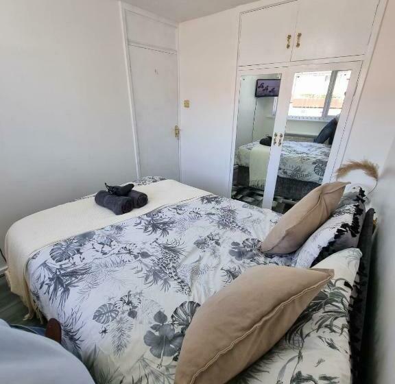 Пансион Modern & Elegant Home W/ Netflix And Parking