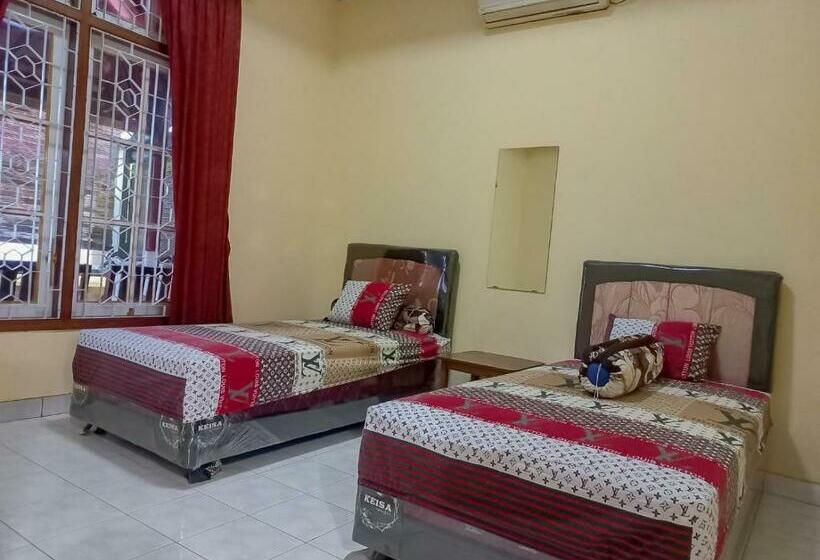 פנסיון Rumah Kost Nakula