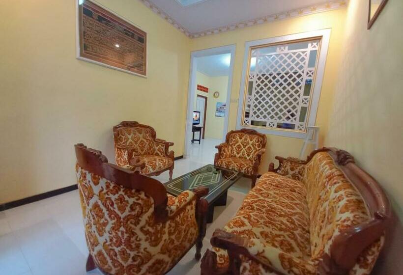 פנסיון Rumah Kost Nakula