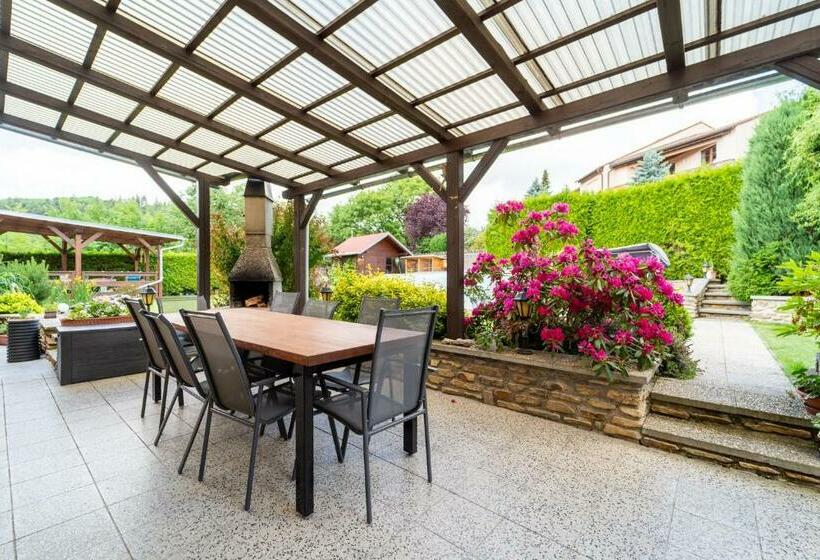 Reneček Rekreační řadový Dům S Vyhlídkou Na Libín