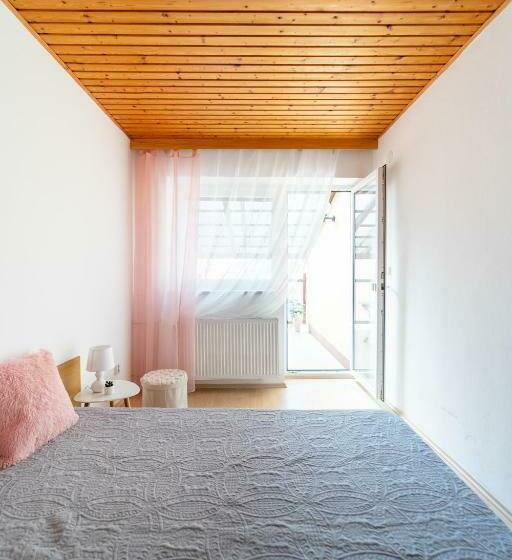 Reneček Rekreační řadový Dům S Vyhlídkou Na Libín