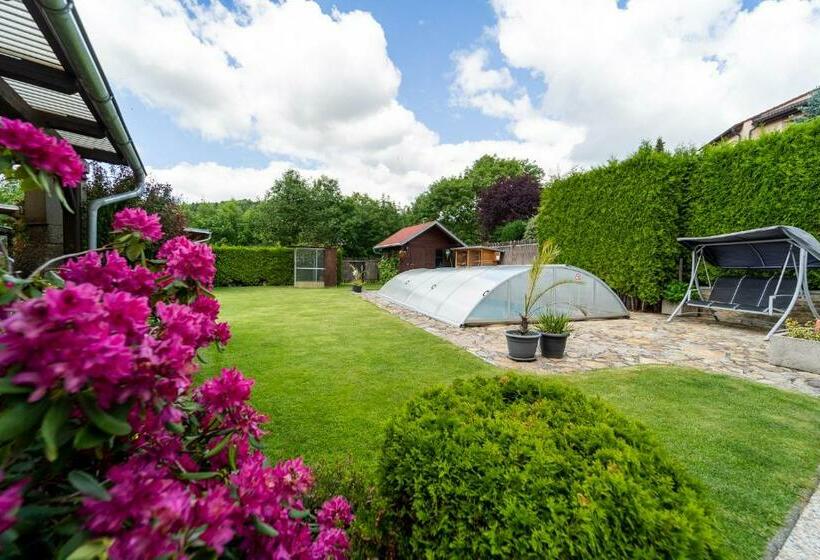 Reneček Rekreační řadový Dům S Vyhlídkou Na Libín