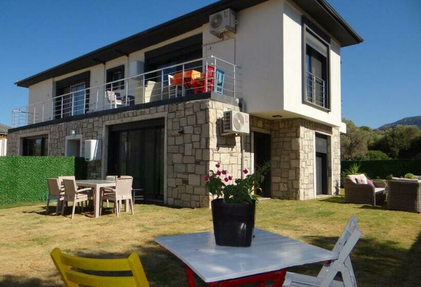 Nazlı Bahçe Karaburun