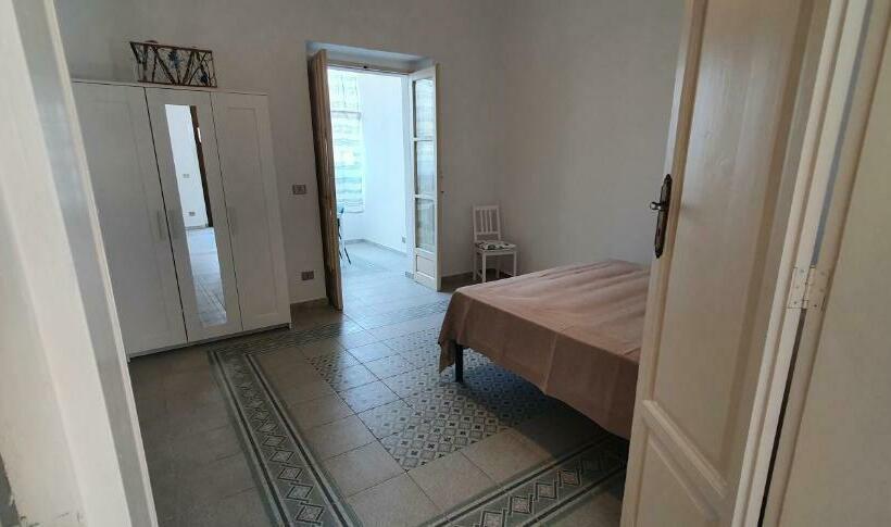 A 2 Passi Dal Mare   Grazioso Trilocale A Locri